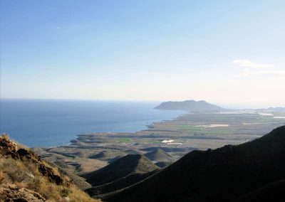 Costa cálida panorámica